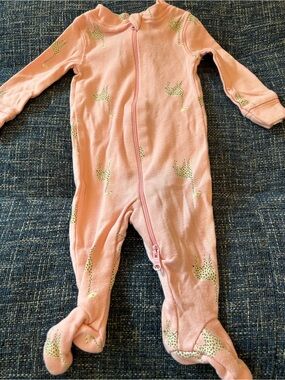 RISE LITTLE EARTHLING GIRAFFE SLEEPER Footie Pajamas Pink